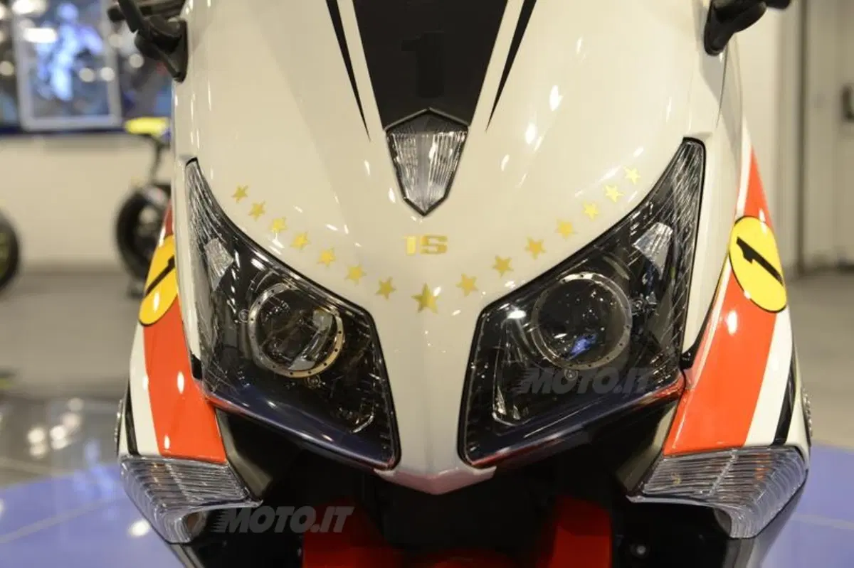 Yamaha TMAX 530 versione Giacomo Agostini (2)