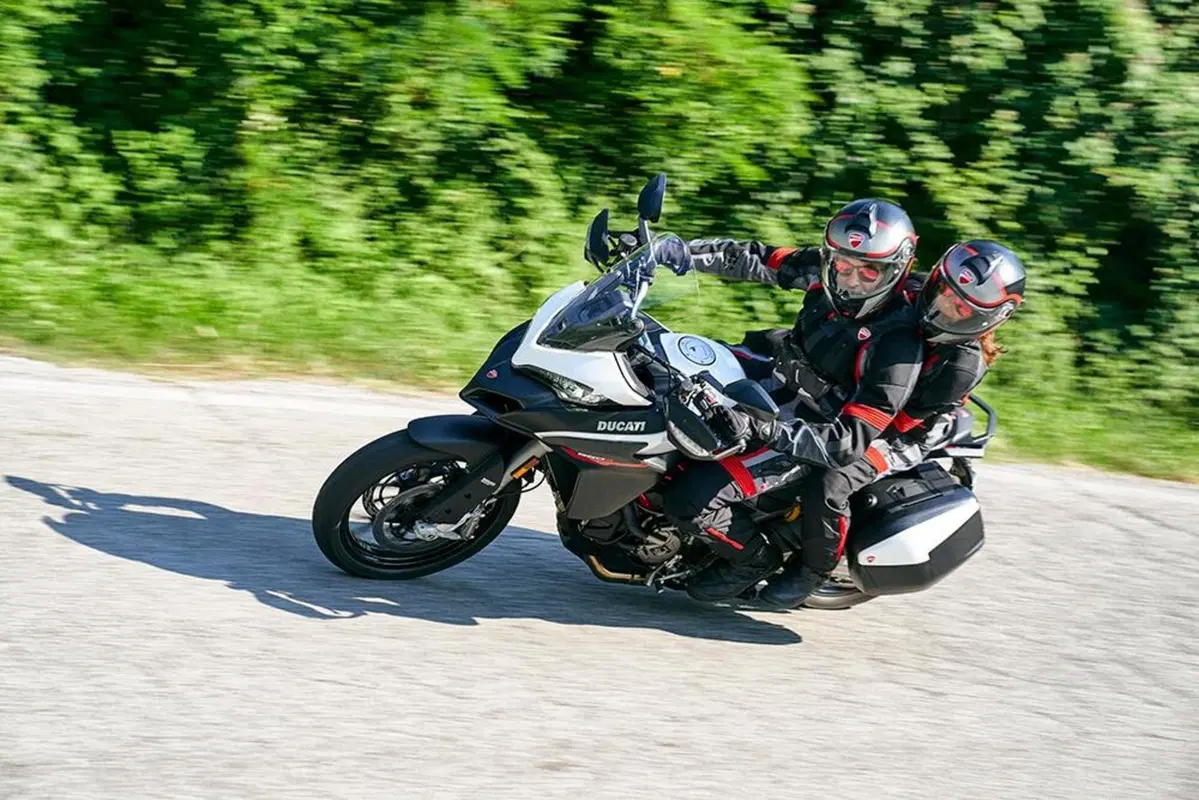 Ducati Multistrada 950 S GP White 2021. Livrea da MotoGP (10)