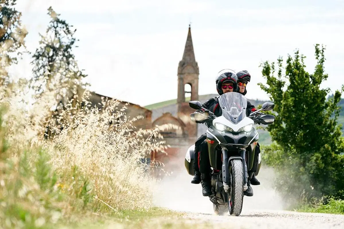 Ducati Multistrada 950 S GP White 2021. Livrea da MotoGP (12)