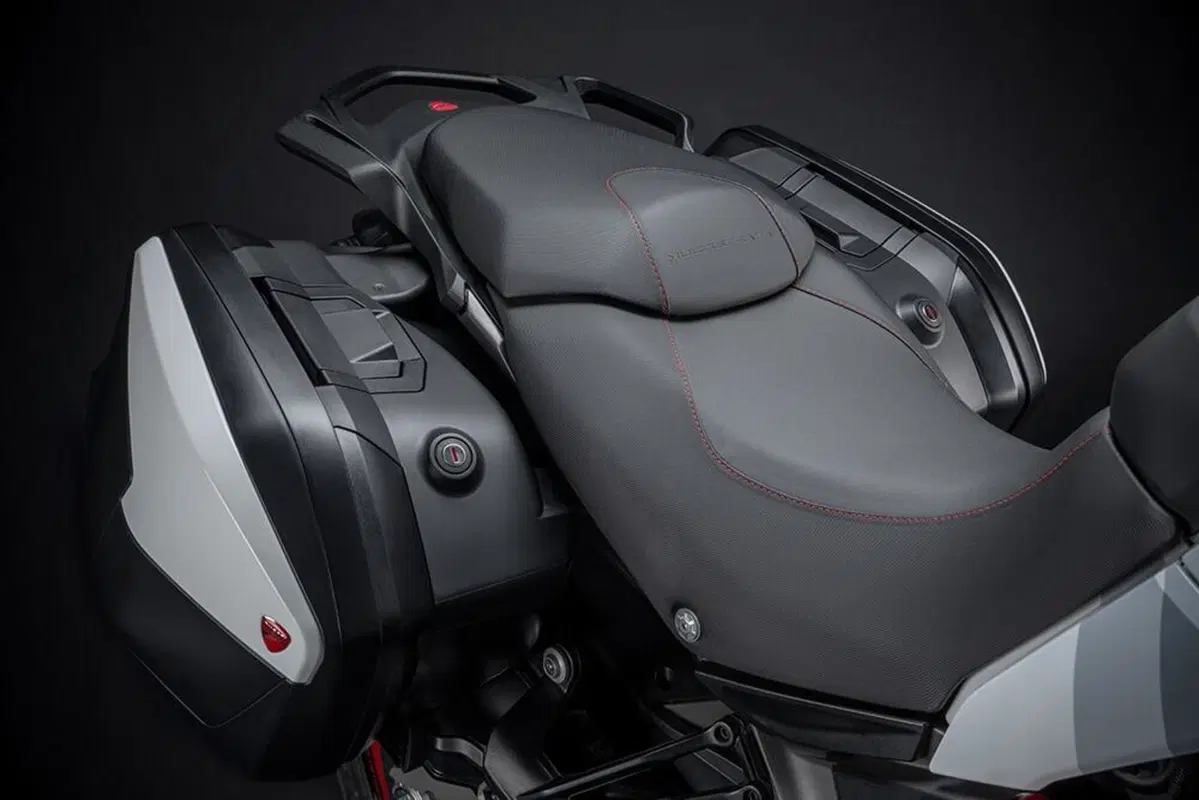Ducati Multistrada 950 S GP White 2021. Livrea da MotoGP (7)