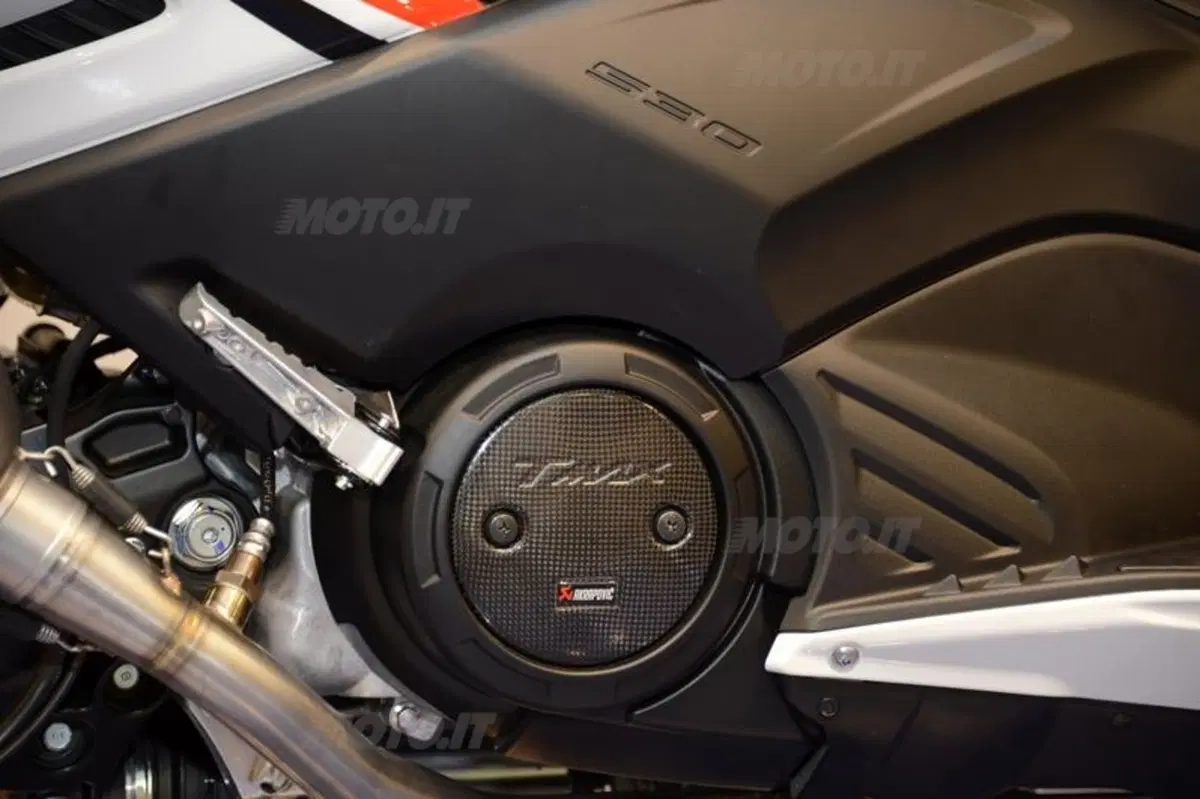 Yamaha TMAX 530 versione Giacomo Agostini (15)