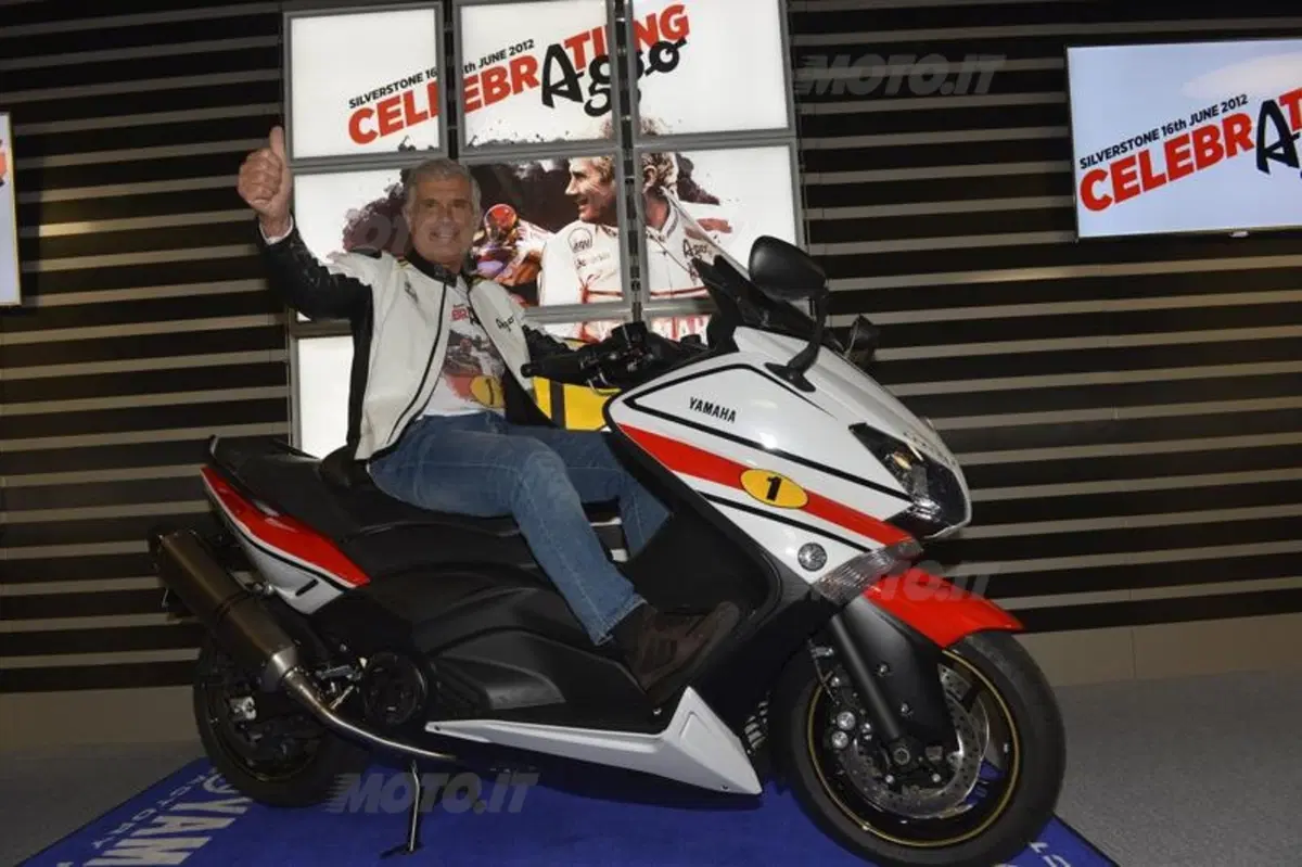 Yamaha TMAX 530 versione Giacomo Agostini (19)
