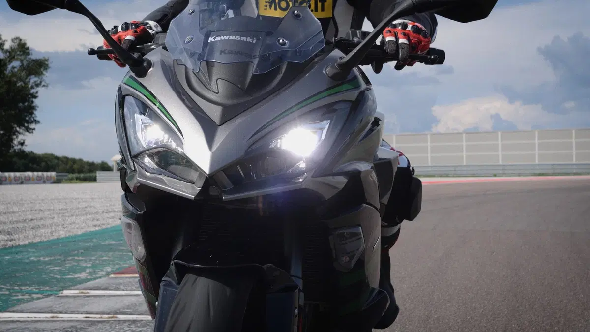 Kawasaki Ninja 1000 SX  (5)