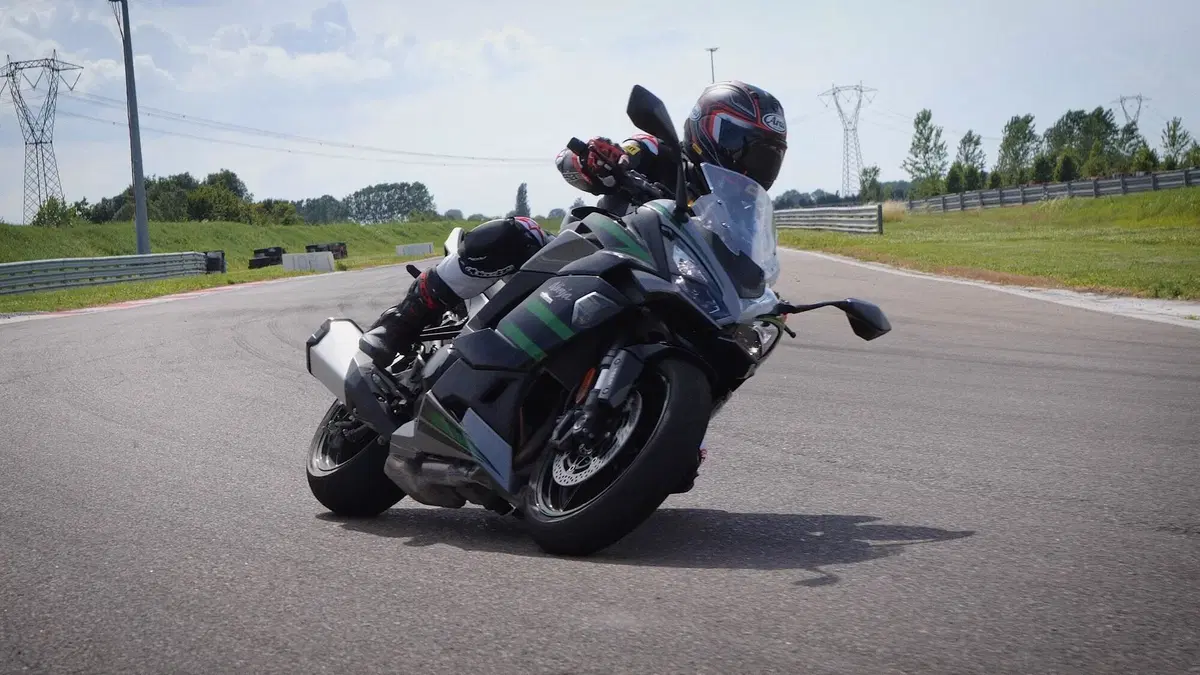 Kawasaki Ninja 1000 SX 