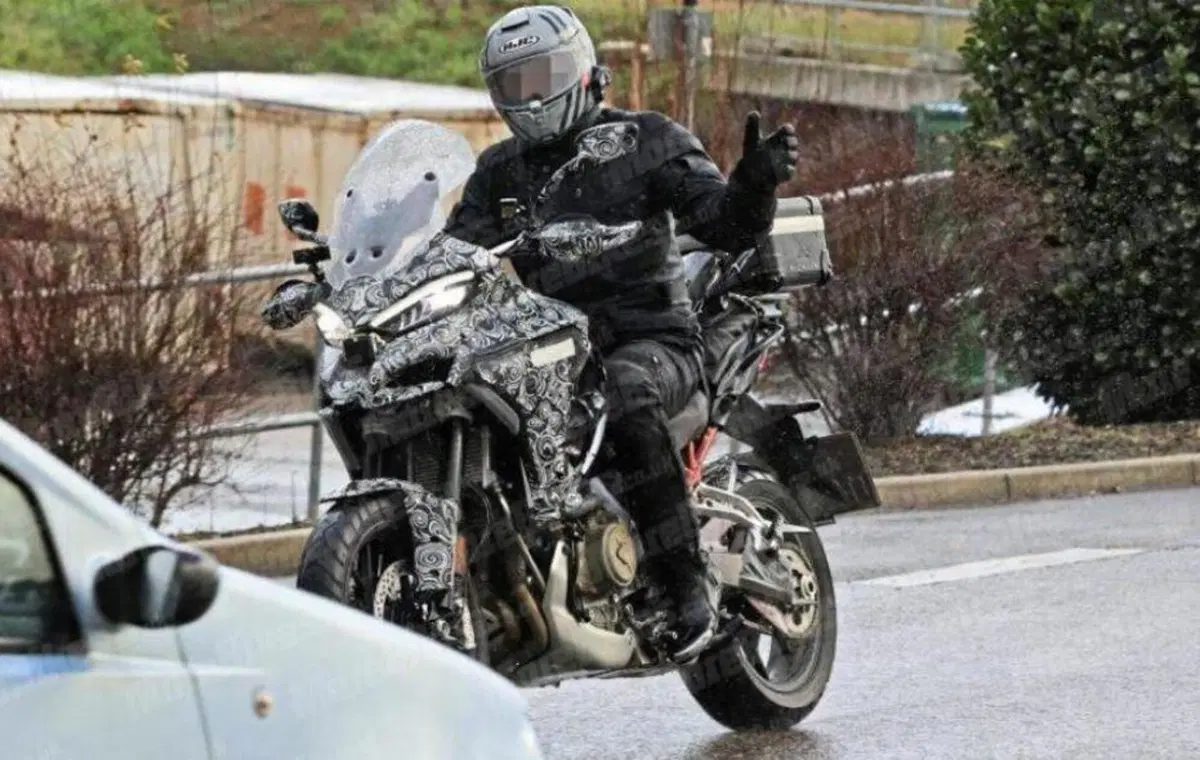 Ducati Multistrada V4: due le versioni. Nuove foto (6)