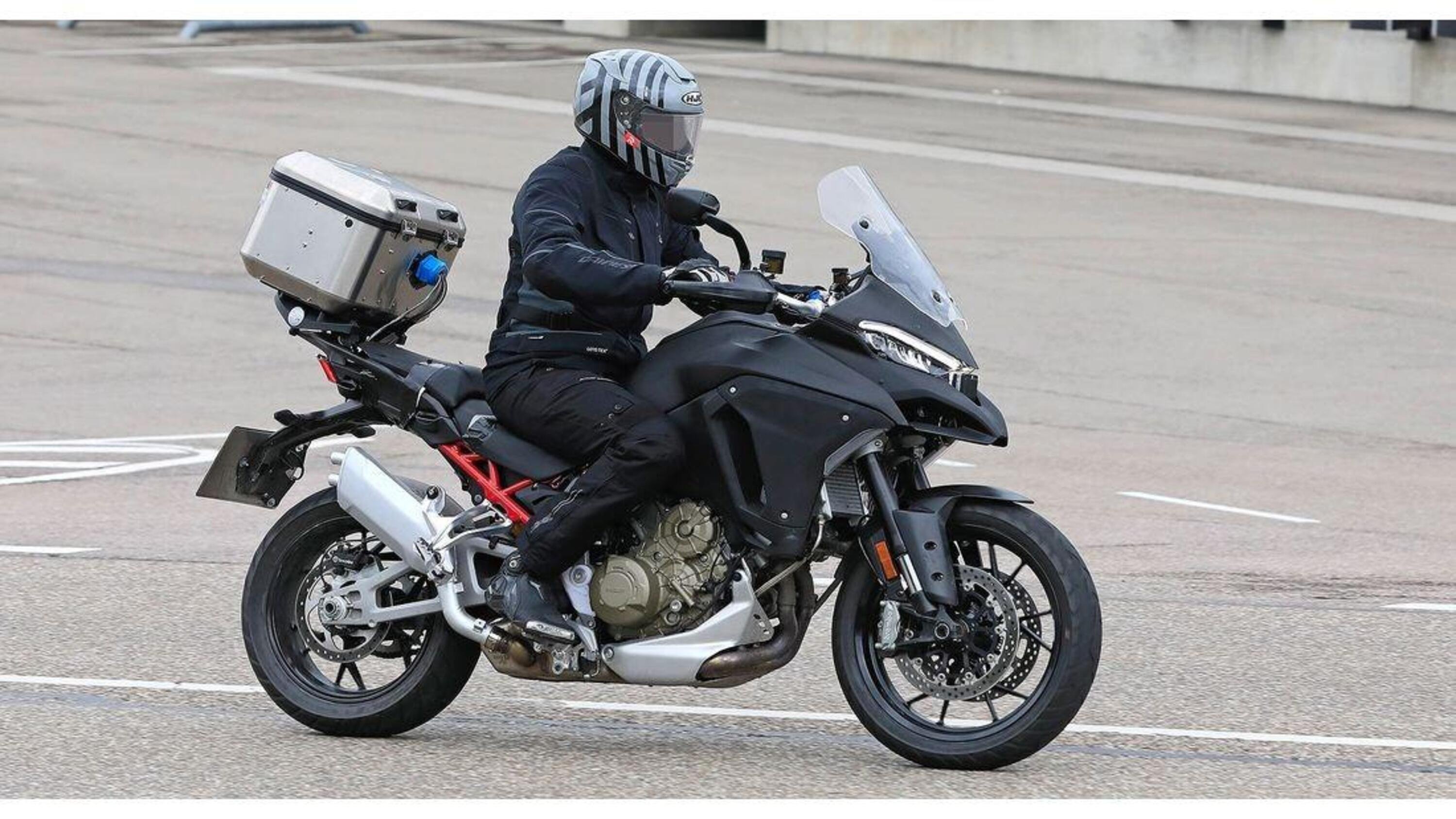 Ducati Multistrada V4: due le versioni. Nuove foto