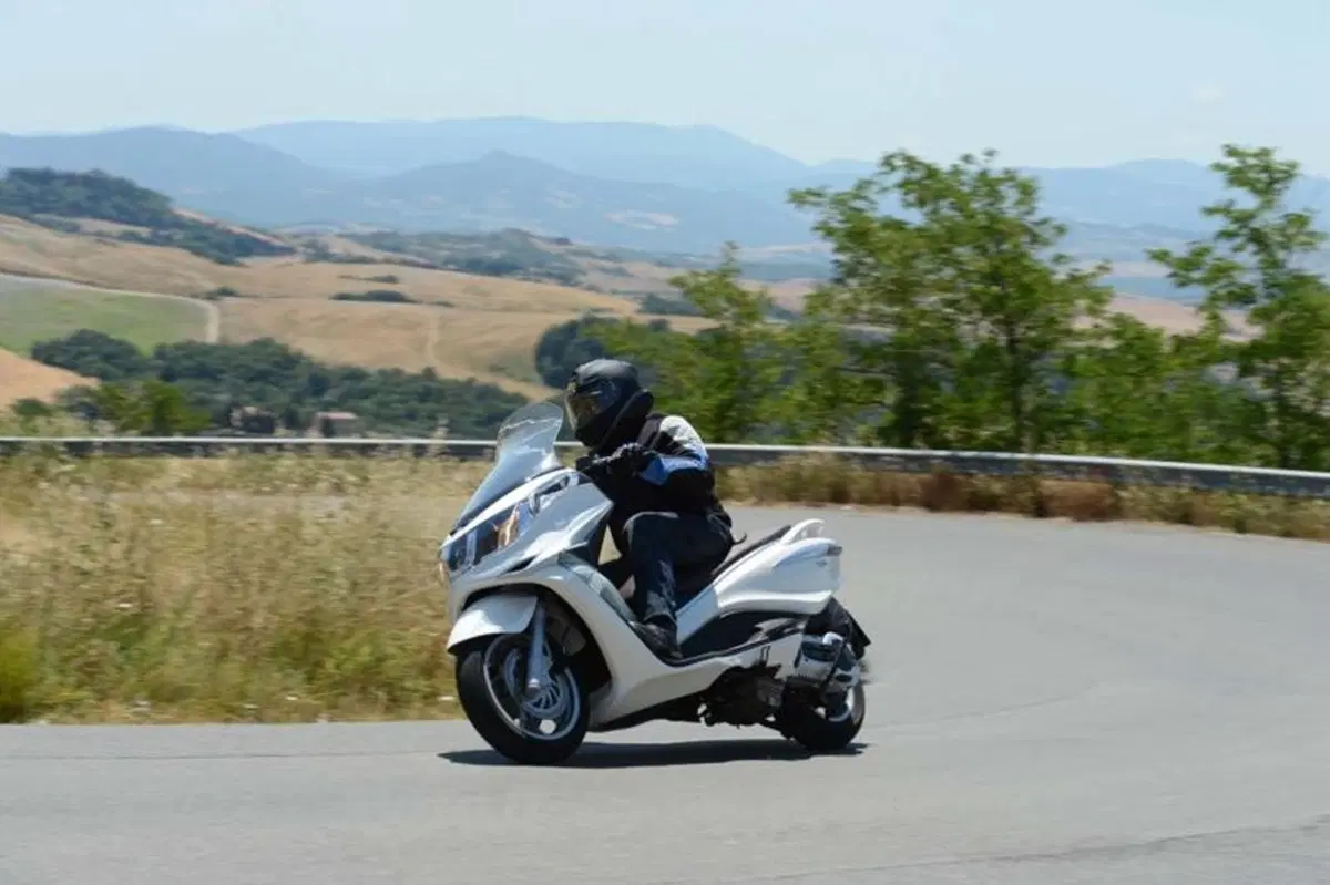 Piaggio X10  500  (4)