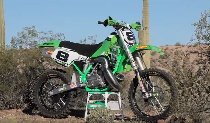 La Kawasaki KX 500 che verrà messa all'asta