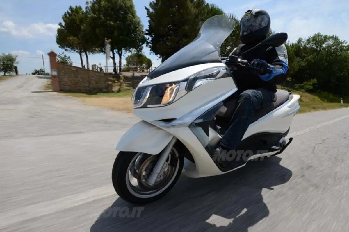Piaggio X10  500  (10)