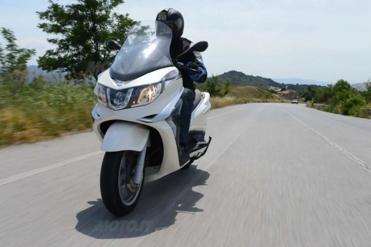 Piaggio X10  500  (11)