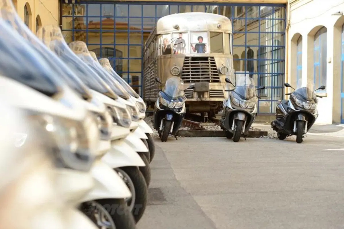 Piaggio X10  500  (18)