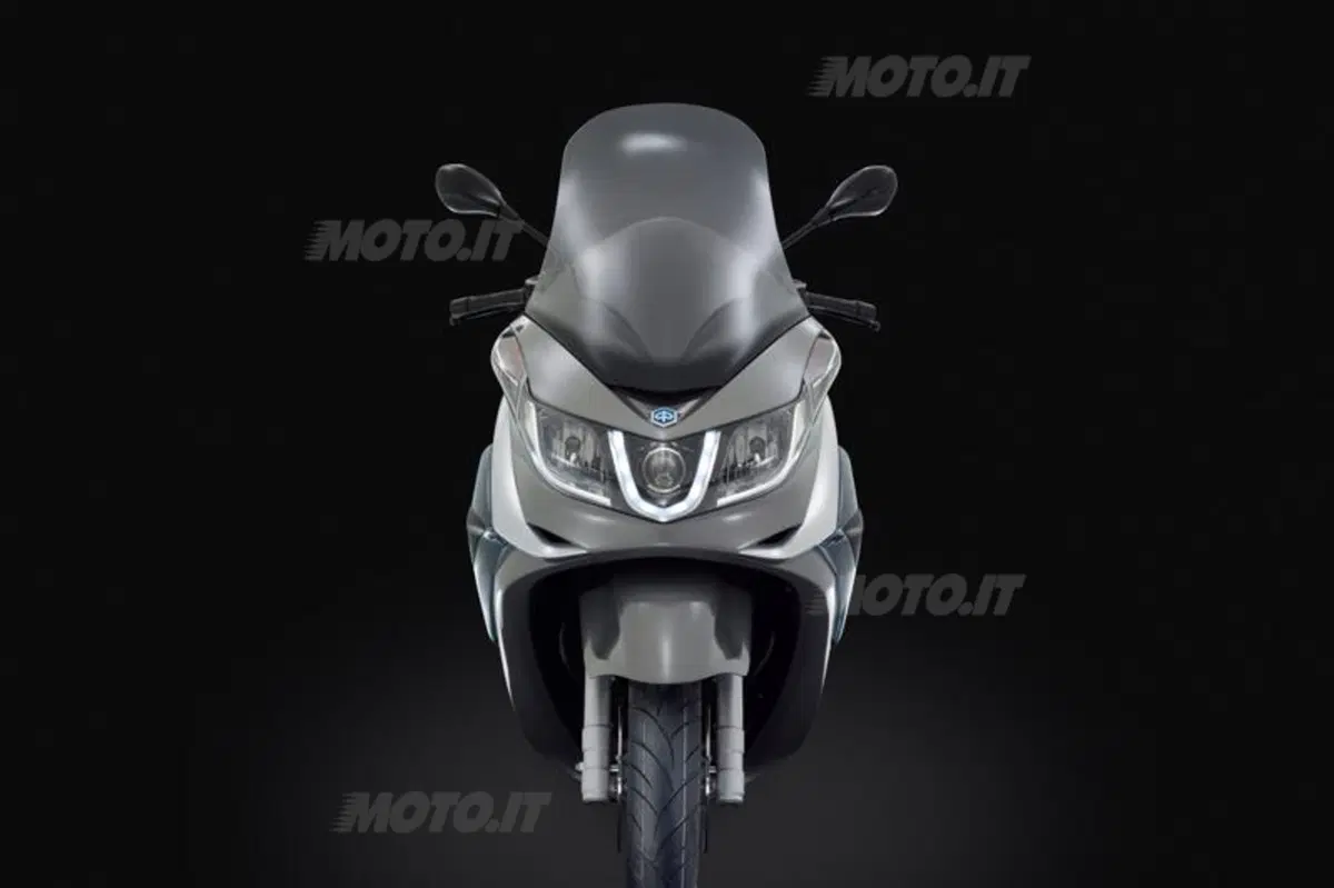 Piaggio X10  500  (25)