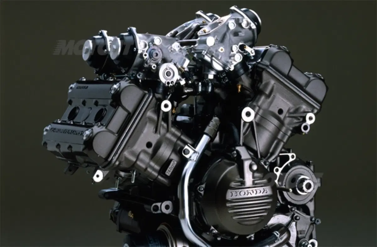 La storia dei V4 Honda da corsa. Terza puntata (9)