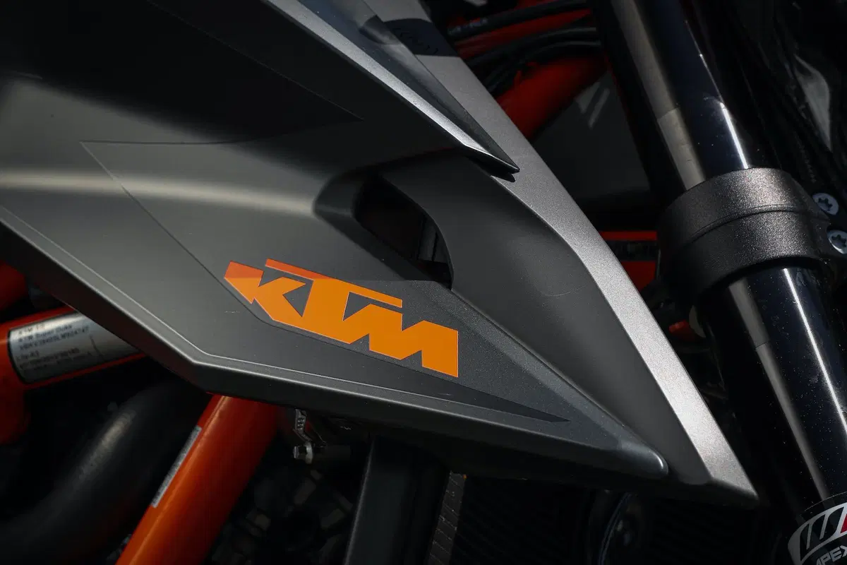Ducati Streetfighter V4S vs. KTM SuperDuke 1290R. Scontro di titani (5)