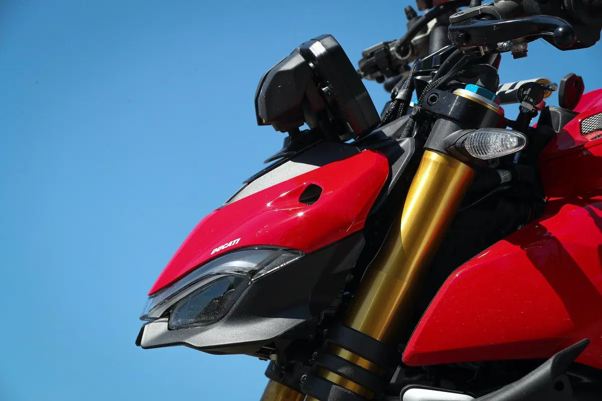 Ducati Streetfighter V4S vs. KTM SuperDuke 1290R. Scontro di titani (7)