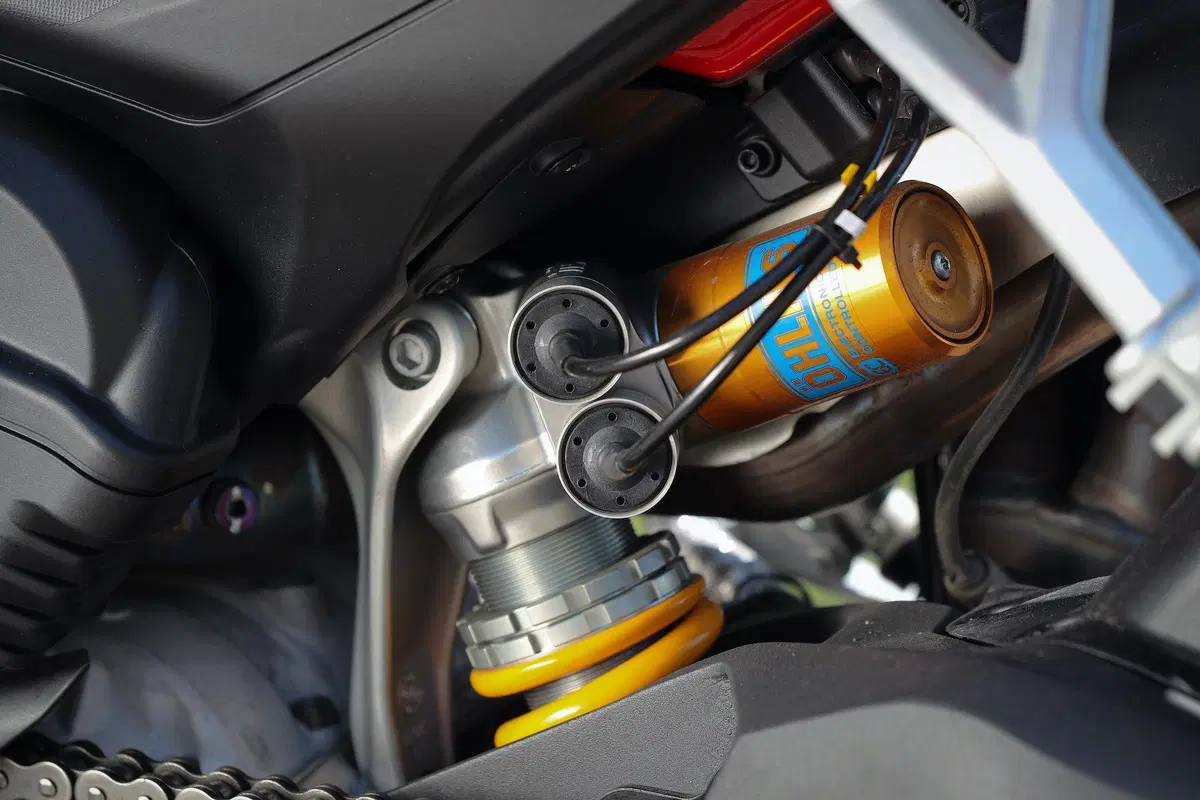 Ducati Streetfighter V4S vs. KTM SuperDuke 1290R. Scontro di titani (8)