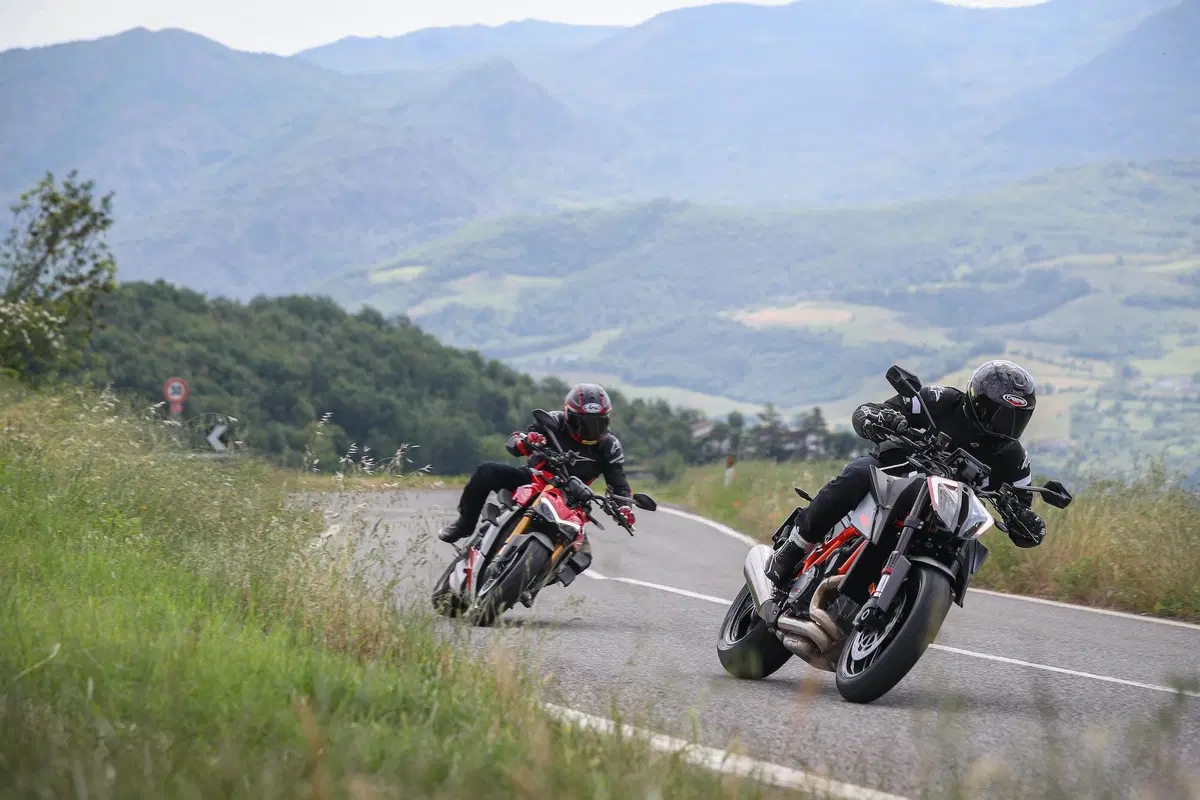 Ducati Streetfighter V4S vs. KTM SuperDuke 1290R. Scontro di titani (7)