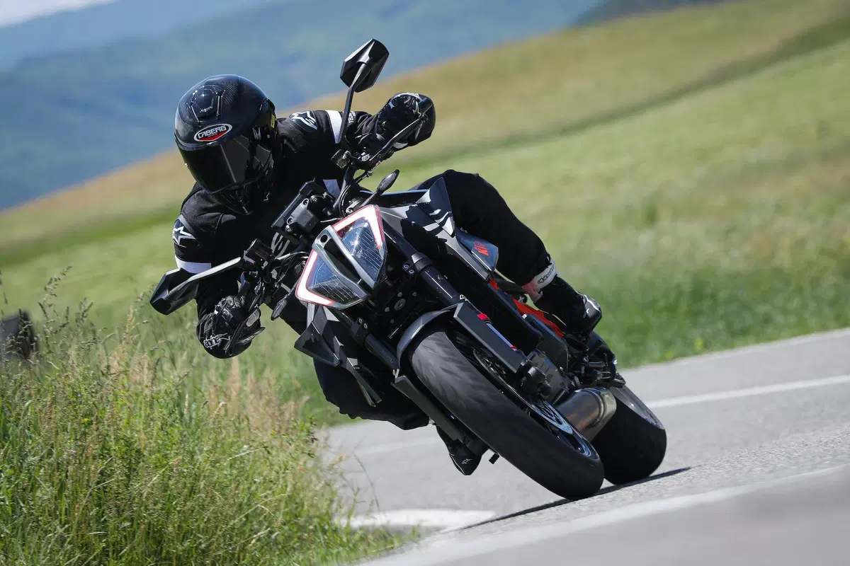 Ducati Streetfighter V4S vs. KTM SuperDuke 1290R. Scontro di titani (13)