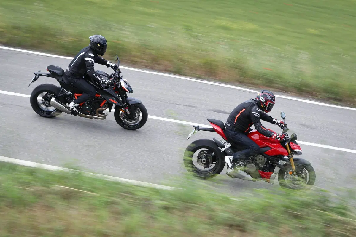 Ducati Streetfighter V4S vs. KTM SuperDuke 1290R. Scontro di titani (15)