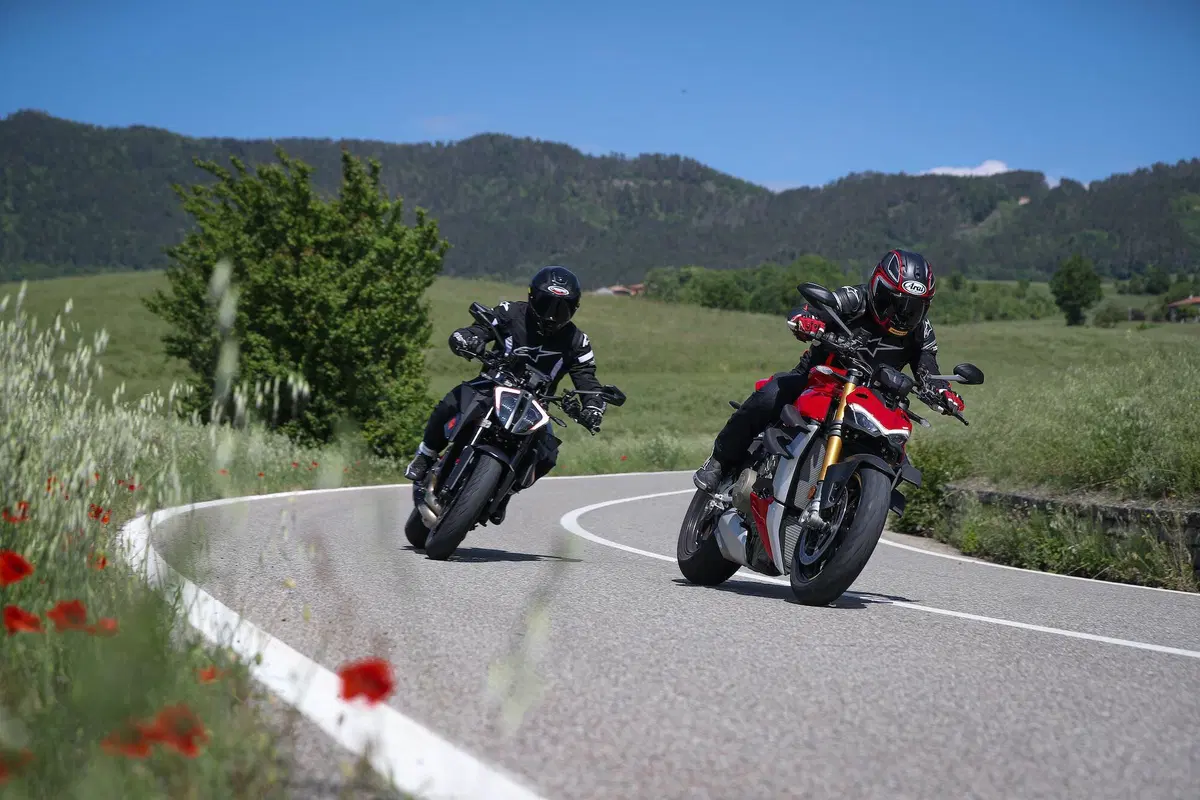 Ducati Streetfighter V4S vs. KTM SuperDuke 1290R. Scontro di titani (16)