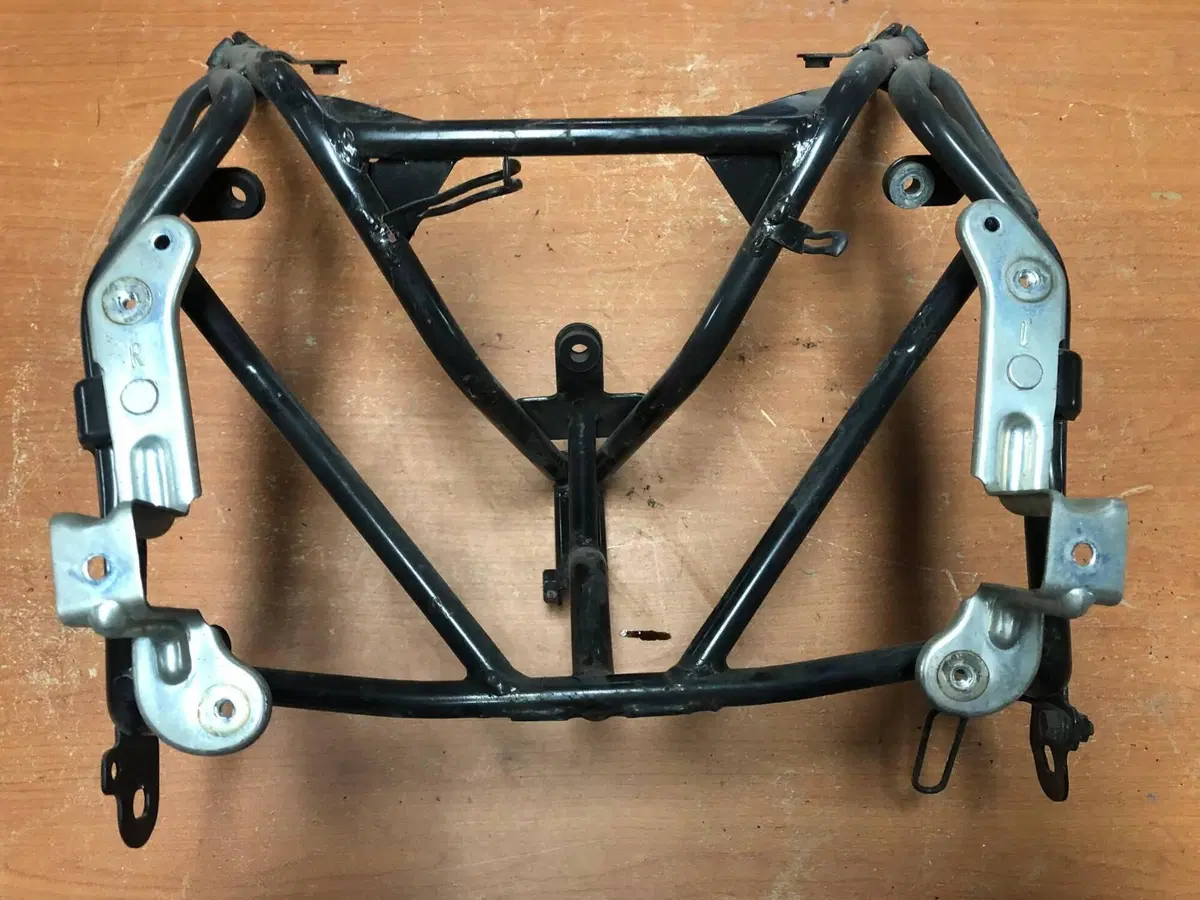 Telaietto anteriore Suzuki RF 600 R (2)