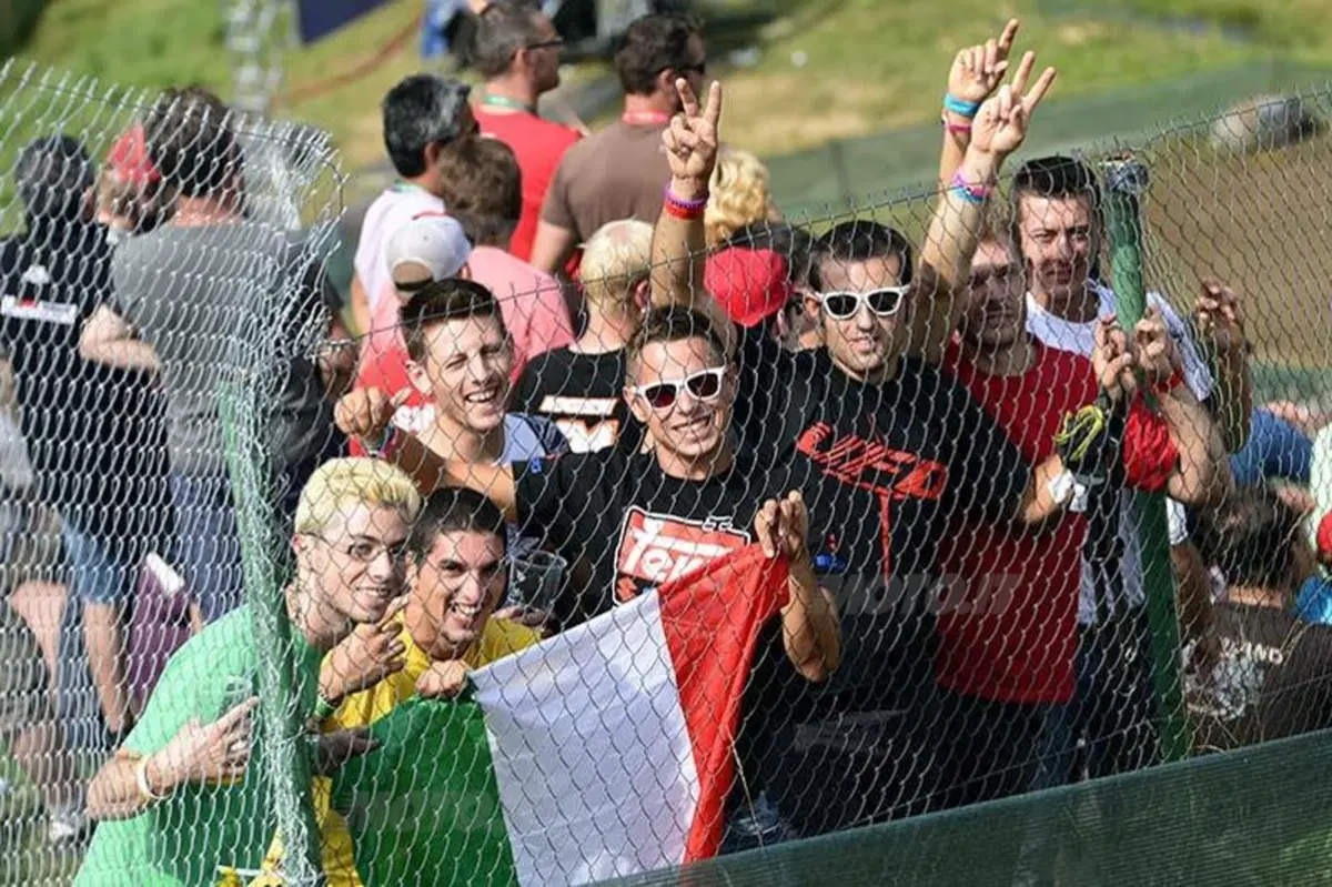 Le foto più spettacolari del GP della Repubblica Ceca (9)