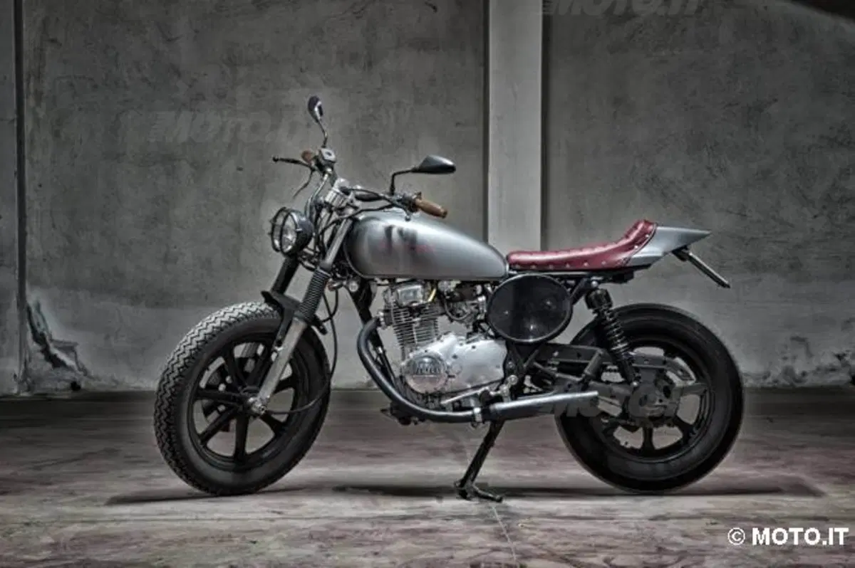 Le strane di Moto.it: Yamaha XS400 Flat Jap (3)