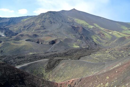 Viaggi e giri in moto, l'itinerario della settimana: da Nicolosi ai 2.000 dell'Etna