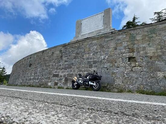 La Bimota Tesi H2 sul passo del Muraglione