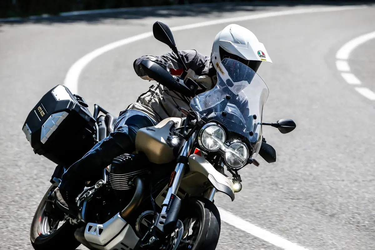 Moto Guzzi V85TT Travel TEST: godersi il viaggio! (2)