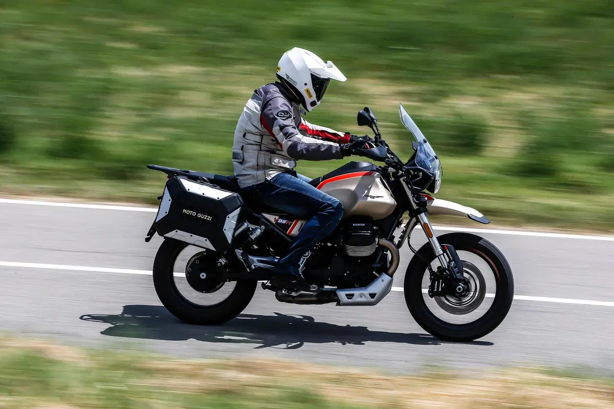 Moto Guzzi V85TT Travel TEST: godersi il viaggio! (9)