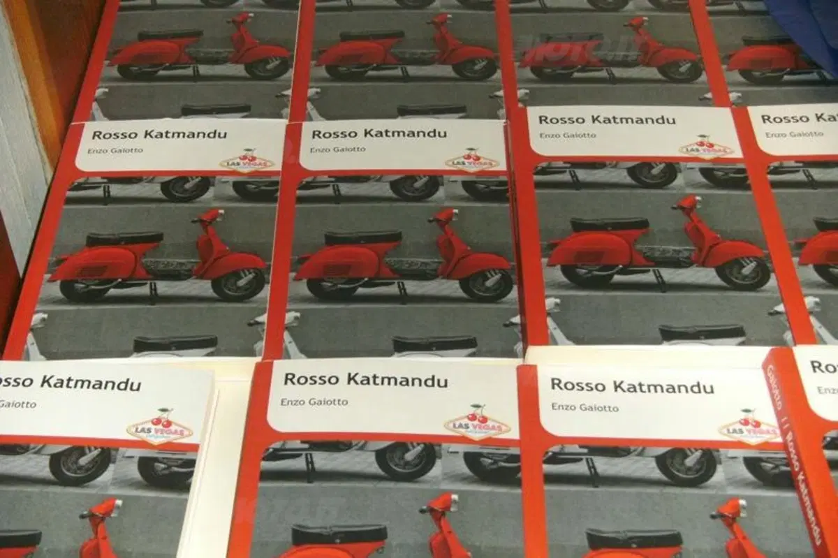 Rosso Katmandu, una Vespa per amica (3)