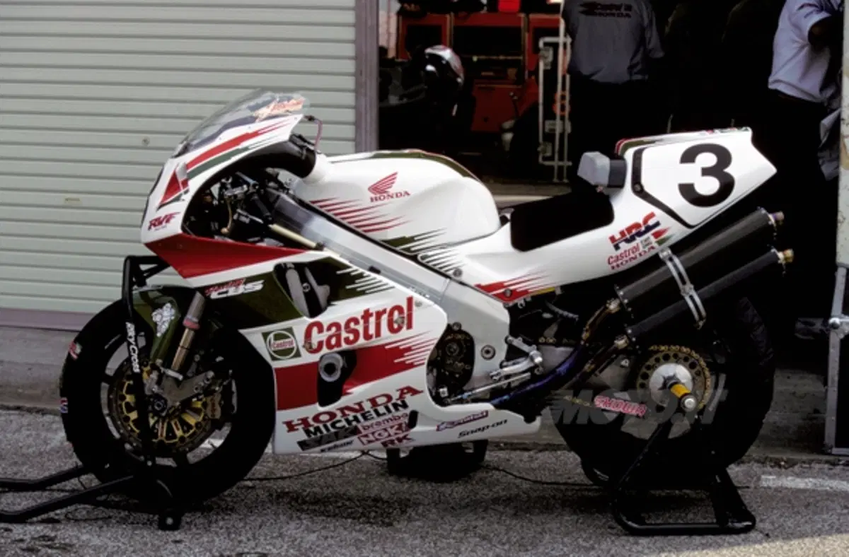 La storia dei V4 Honda da corsa. Quarta puntata (6)