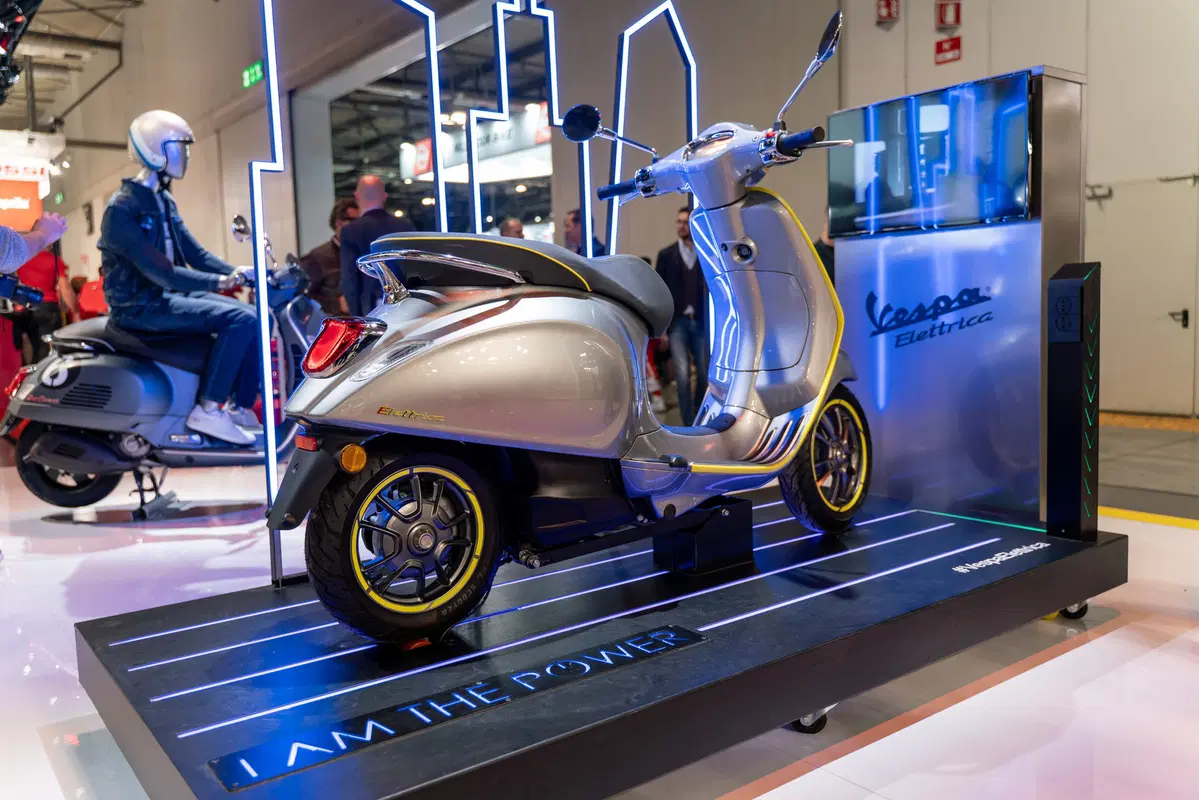 Vespa Elettrica 70 km/h presentata a EICMA 2019. Foto e dati (7)