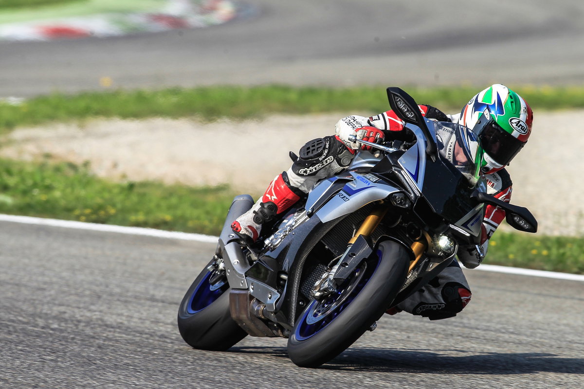 Yamaha YZF-R1, demo ride ai Metzeler Track Days - News - Moto.it