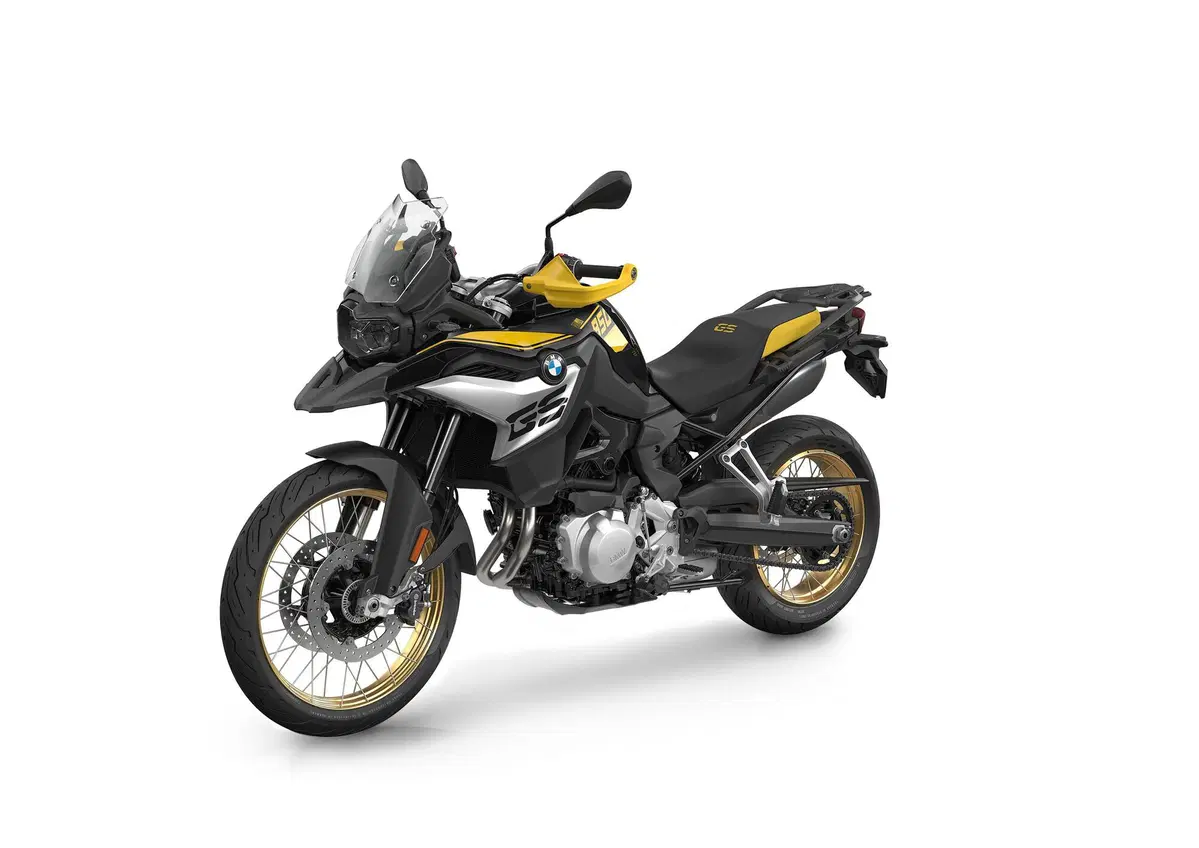BMW F750GS, F850GS e Adventure 2021. Nuova livrea 40° Anniversary (2)