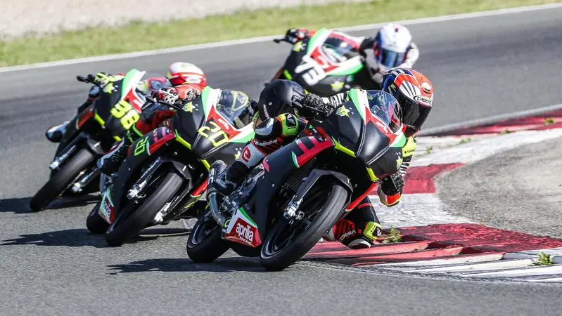 Magione: via all'italiano Aprilia Racing Sport Production