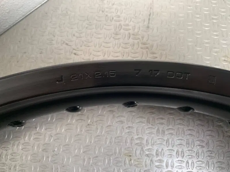 Cerchione lama J21x2.15 ant originale Honda Africa (4)