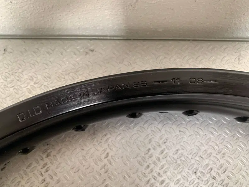 Cerchione lama J21x2.15 ant originale Honda Africa (5)