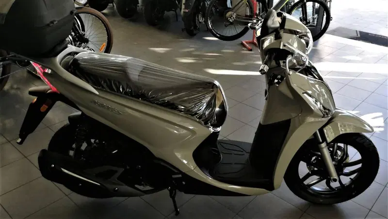 Kymco People 125i S ABS (2024 - 26) (3)