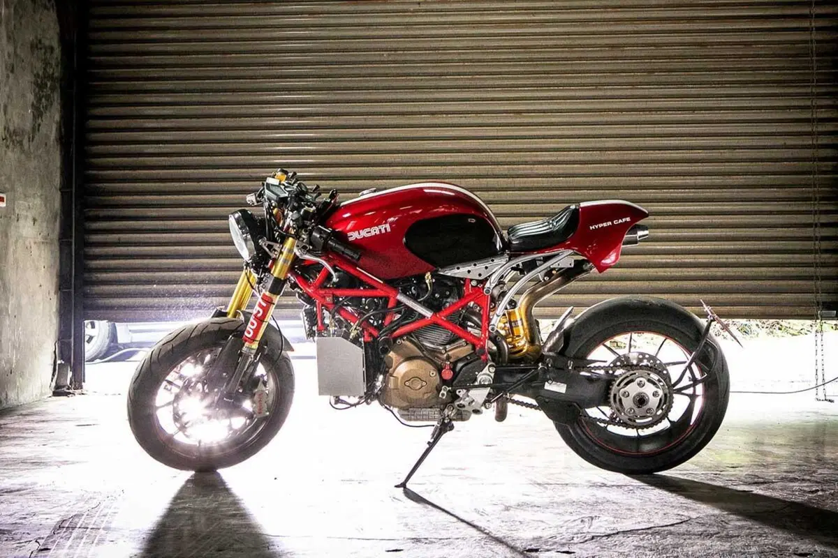 Ducati Hypermotard Café Racer (2)