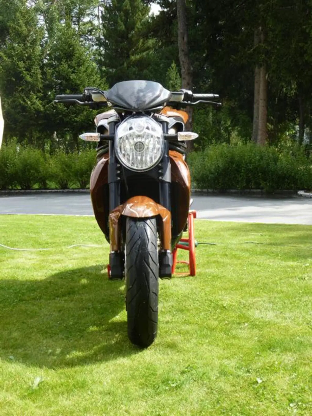 MV Agusta Brutale R California, la 1090R firmata Simone D’Auria  (12)