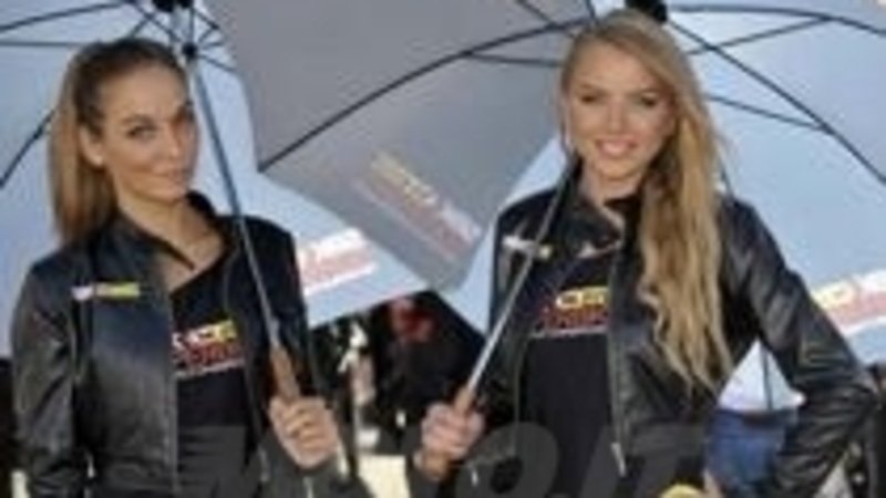 Superbike, le ombrelline del GP di Mosca