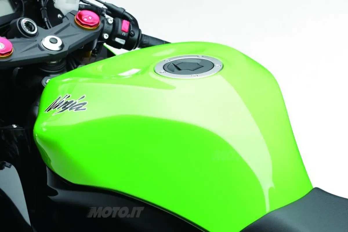 Kawasaki Ninja ZX-6R: foto, video e scheda tecnica (12)