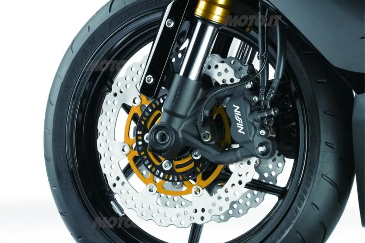 Kawasaki Ninja ZX-6R: foto, video e scheda tecnica (18)