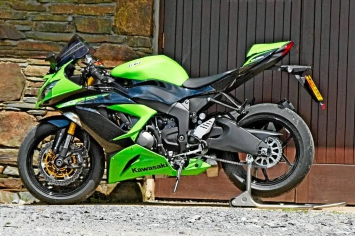 Kawasaki Ninja ZX-6R: foto, video e scheda tecnica (21)