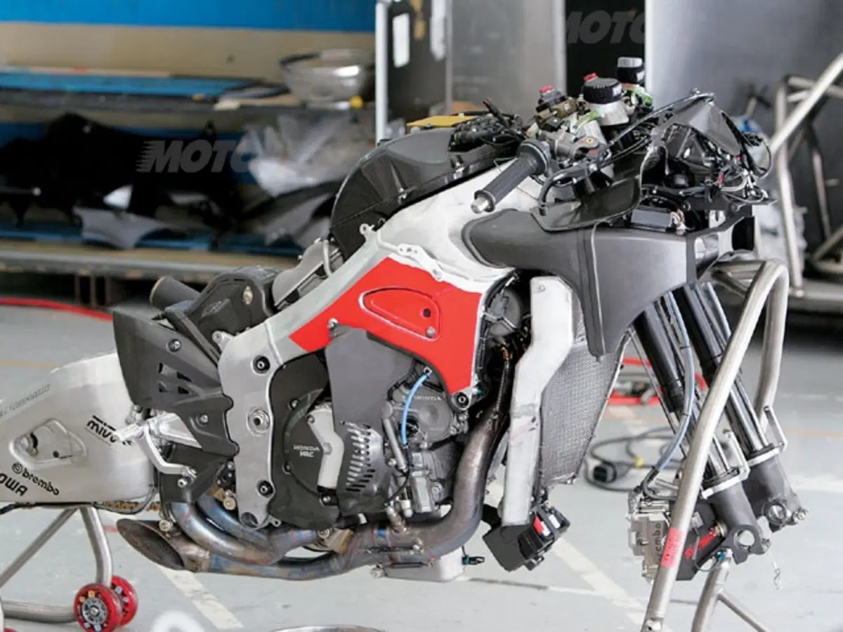 La storia dei V4 Honda da corsa. Quinta puntata (5)