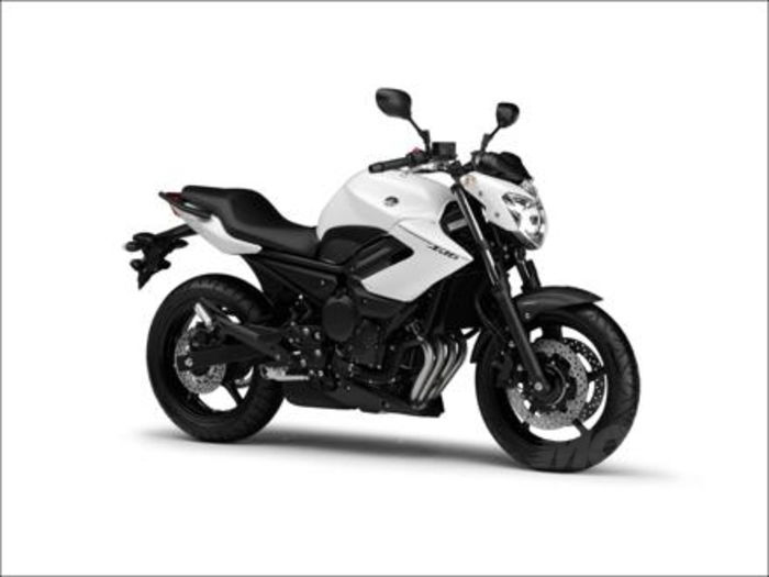 Yamaha XJ6, un restyling per il 2013 - News - Moto.it Yamaha XJ6, un restyling per il 2013 - News - Moto.it