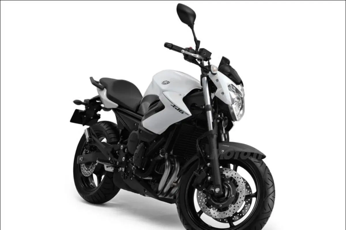 Yamaha XJ6, un restyling per il 2013 (4)