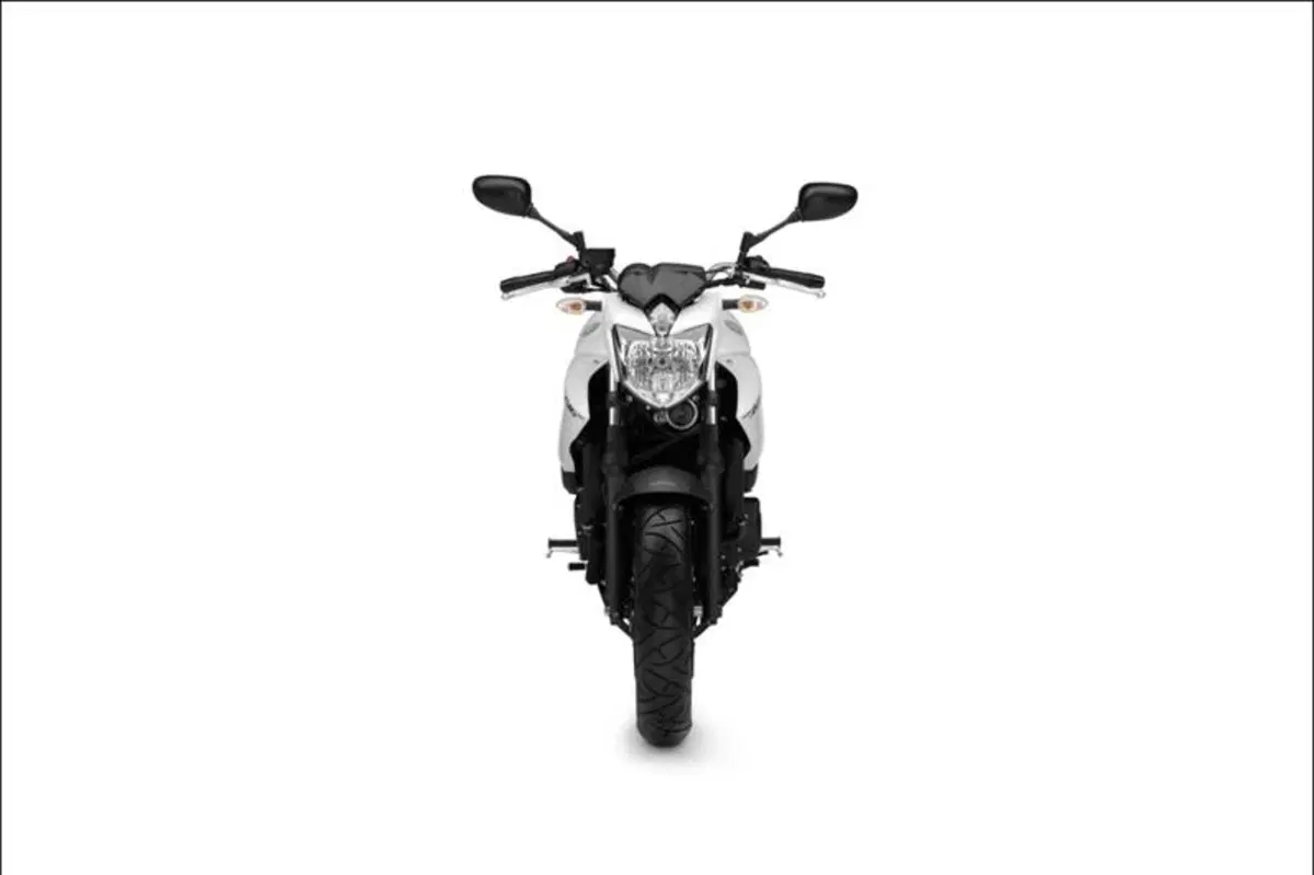 Yamaha XJ6, un restyling per il 2013 (12)